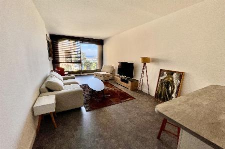 Lovely studio apartment with view of the port