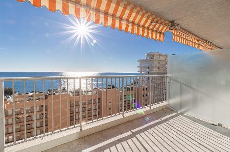 2 Bedroom flat with seaview