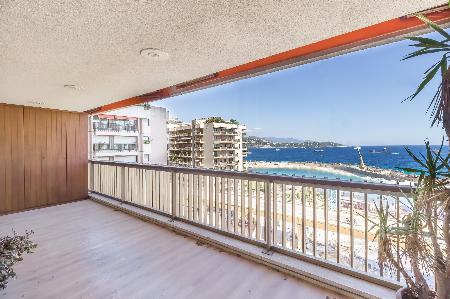 2 roomed apartment in Mirabeau - Seaview