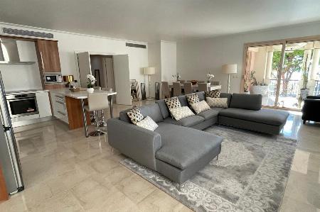 Beautiful furnished apartment close to the beaches