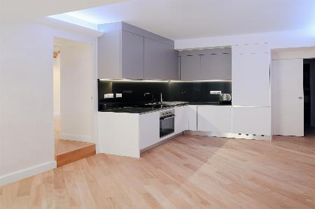 Charming 2-bedroom apartment - Law 1.235