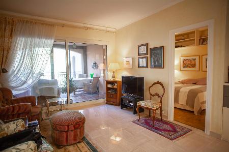 Fontvieille 2 roomed apartment
