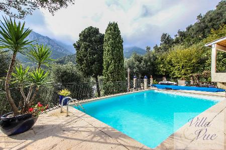 Gorbio - Maison provençale avec piscine